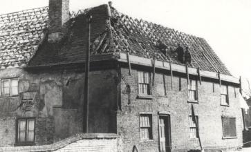 Red Lion Inn being demolished in 1972