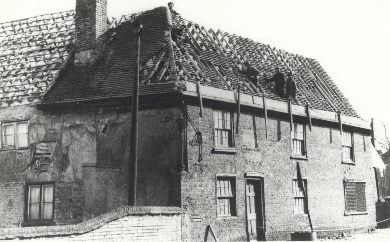Red Lion Inn being demolished in 1972